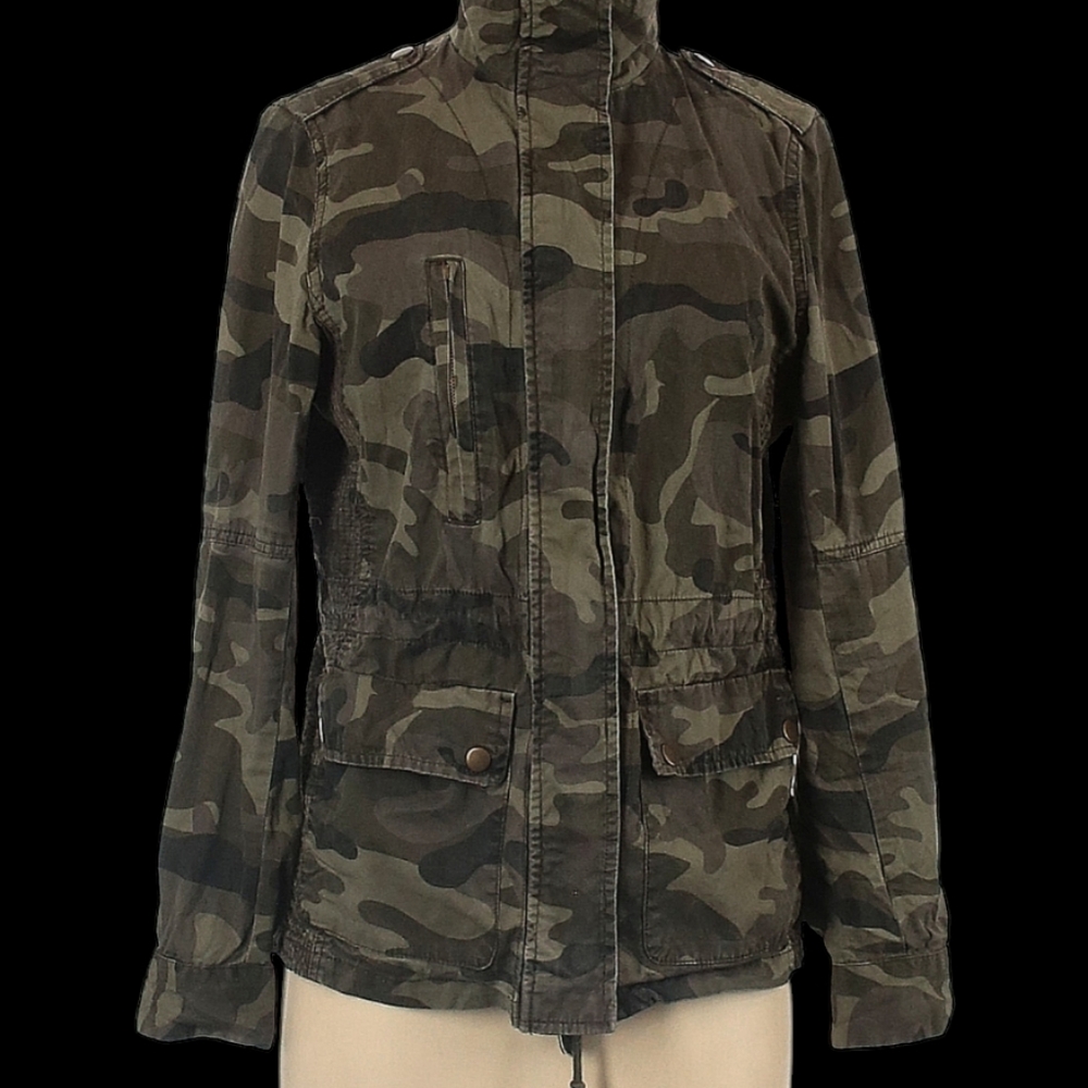 Love Tree Camo Jacket. Full Zip Up Military Army Green.